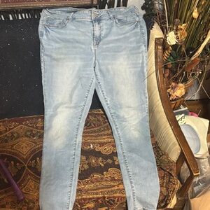 Old Navy Women's Light Blue Skinny Jeans